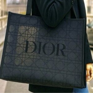 Dior Beauty Geometric Mesh Tote